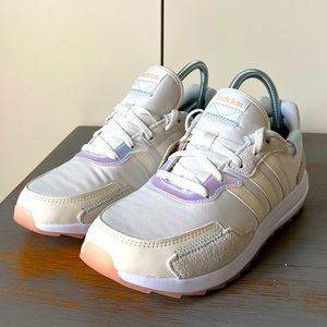 NWT Adidas RetroRun Sneaker